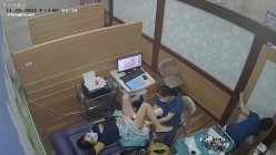 《妇产科监控破解》多位美女少妇张开大腿让医生又抠又摸检查阴道 截图16