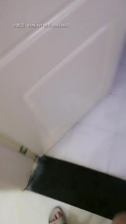 玩弄昏睡中小少妇，【花少PUA泡良达人】拔掉裤子狂舔鲍鱼，强悍舌功攻势下娇喘阵阵，闺房私密下玉体横陈必须插入 截图16