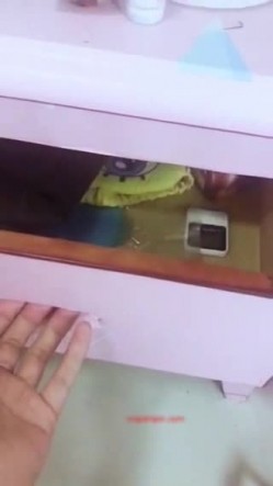 火爆网红鹿少女剧情演绎打工妹午休被小偷潜入没有财被胶布封口绑手劫色爽到叫哥哥 截图1
