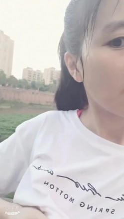 精品流出果贷门中的 ️大美女刘璐佳最新流出自慰尿尿洗澡.手指插入自慰叫床日常生活自拍 截图16