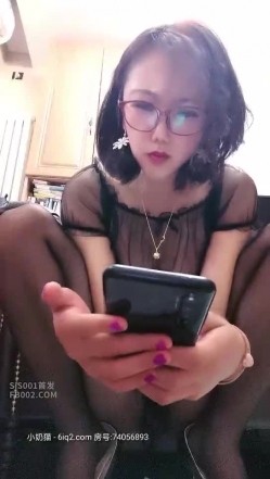 骚浪贱英语老师 再次线上授课用棒棒搞得自己兴奋不已淫水直流！ 截图8
