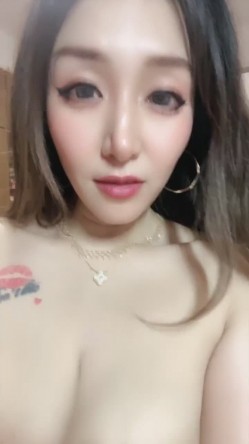 绿转黄木瓜大奶女神【长腿学姐】终于下海，脸穴同框自慰，直接放大招 截图14