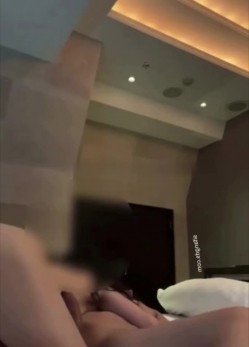 广东大四学生 李羡儿 颜值气质双绝的校园女神与学弟酒店约炮 秒变小母狗被无套插 截图8