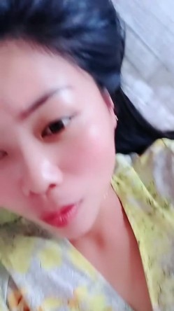 【农村骚娘们儿】贵在真实农村超骚御姐户外露出真空跳蛋自慰掰穴展示跳蛋震穴超级带劲 截图4