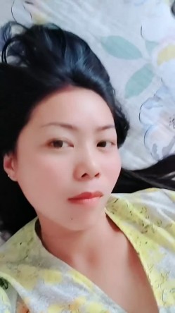 【农村骚娘们儿】贵在真实农村超骚御姐户外露出真空跳蛋自慰掰穴展示跳蛋震穴超级带劲 截图5
