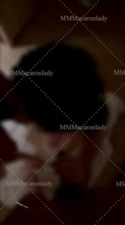极品绿帽情侣【MMMacaronlady】老公带单男一起3P性感娇妻，前后小嘴全部塞满 被操的骚叫不停，声音动听 截图2