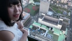 fc2ppv-4382850 色白で黒髪清楚な新社会人１年目。甘えん坊な彼女が働くオンナになった就職祝いにイチャラブデート！その後は濃厚セックスで２発の大量中出し。 截图1
