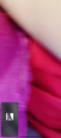 【高价福利】微博128万粉，巨乳肥臀女神尤物【芷仪g宝】露脸定制69V，1对1露点自慰喷水，淫语挑逗 截图4