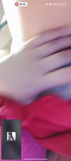 【高价福利】微博128万粉，巨乳肥臀女神尤物【芷仪g宝】露脸定制69V，1对1露点自慰喷水，淫语挑逗 截图12
