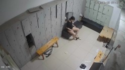 舞蹈班《监控破解》偷拍多位美女学员后台换衣服 截图1