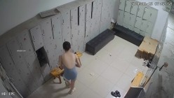 舞蹈班《监控破解》偷拍多位美女学员后台换衣服 截图11