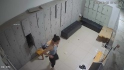 舞蹈班《监控破解》偷拍多位美女学员后台换衣服 截图15