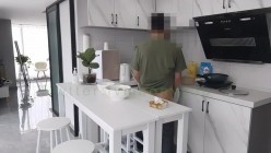 重磅炸弹！万人求档高门槛梦幻联动，顶级绿帽网红大咖联手【绿帽女友+你的大婊姐】私拍，当着男友的面给戴绿帽子 截图9