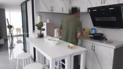 重磅炸弹！万人求档高门槛梦幻联动，顶级绿帽网红大咖联手【绿帽女友+你的大婊姐】私拍，当着男友的面给戴绿帽子 截图10