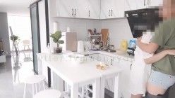 重磅炸弹！万人求档高门槛梦幻联动，顶级绿帽网红大咖联手【绿帽女友+你的大婊姐】私拍，当着男友的面给戴绿帽子 截图12