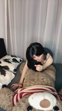 极品舔屏阿黑颜女神【蘸点蜜桃酱】门槛福利，太懂男人了，口活技术一流，高潮脸道具深喉 截图16