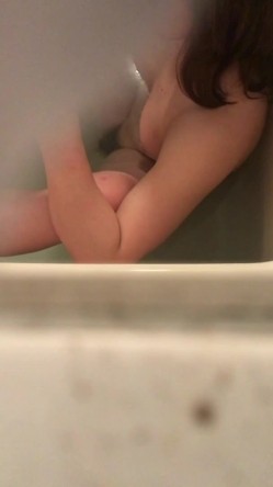 居家小妹自慰大比拼颜值都很高 截图3