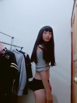 《台湾情侣泄密》湖中之光高二女生廖彦宁性爱私拍泄密流出 截图11