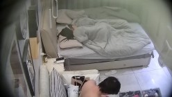 酒店偷拍 ️大学生情侣放假带着行李箱相聚妹子穿上情趣女仆装满足饥渴男友 截图1