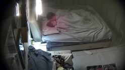 酒店偷拍 ️大学生情侣放假带着行李箱相聚妹子穿上情趣女仆装满足饥渴男友 截图2