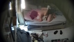 酒店偷拍 ️大学生情侣放假带着行李箱相聚妹子穿上情趣女仆装满足饥渴男友 截图4