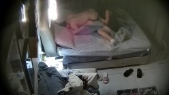 酒店偷拍 ️大学生情侣放假带着行李箱相聚妹子穿上情趣女仆装满足饥渴男友 截图6