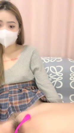 新来的骚货，拜金女，开着特斯拉去车震，【柔柔早点睡】，KTV塞跳蛋，车震，酒店开房一条龙 截图1