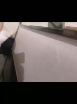 【最新 ️办公室恋情】海角大神上演办公室性爱新作-镜子前爆操制服空姐周周 人骚逼紧扛不住 太骚了 高清720P原档 截图9