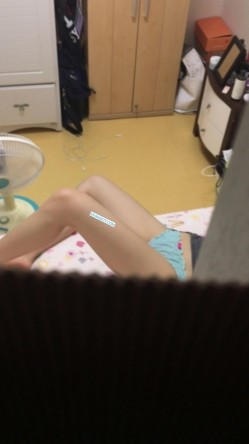 【洗浴换衣合集】高校渣女坑闺蜜拍舍友2+窥视邻居小姐姐们的私生活42V，师范大学的美女就是多 截图2