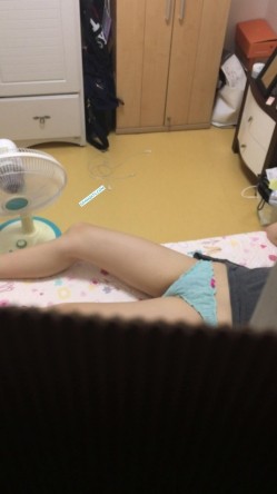 【洗浴换衣合集】高校渣女坑闺蜜拍舍友2+窥视邻居小姐姐们的私生活42V，师范大学的美女就是多 截图4