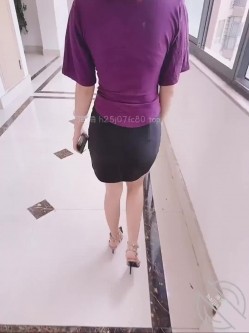 为了缓解经济压力让嫂子完成老板的指定任务，骚穴塞跳蛋出门露出 截图13