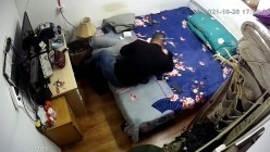 家庭摄像头破解入侵多角度真实偸拍，抽烟背纹烈女私生活曝光也是一个欲女，跟老公性爱还不满足，还总喜欢道具紫薇 截图7