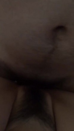 网聊刚泡到手的 ️小姐姐~第一次酒店约见~上来就把我摁下吃鸡巴~好疯狂好爽 ️无套一顿爆艹~! 截图11
