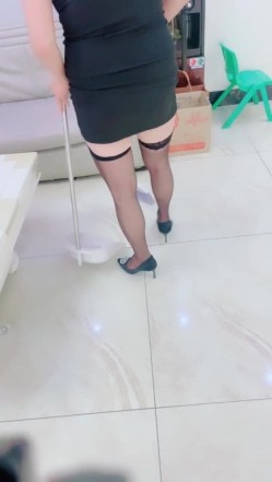 【剧情演绎】勾搭大奶小嫂子，对白精彩刺激 半推半就肉棒无套插入小穴，操爽了就老实了 截图6