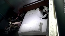 天眼酒店偷拍 物质女嫌弃下头男友买的东西不好互殴打架 截图9