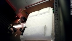 天眼酒店偷拍 物质女嫌弃下头男友买的东西不好互殴打架 截图14