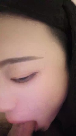 巨乳空姐甜美女神【小鱼糕冷】 温泉会所 空姐制服 无套后入内射 吃鸡自慰 爽死啦 截图2
