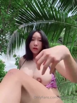 【你的淫荡姨妈】泰国轻熟人妻型巨乳网黄御姐「Muaymyb」露脸大尺度私拍 风骚露出男女通吃多穴满足 截图14