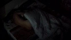️民宿酒店摄像头偷拍年轻情侣女友口硬男友的鸡巴被趴着后入小哥事后摆弄避孕套 截图7