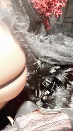 稀有露脸 高端ACG业界女神爆机少女 喵小吉 暗黑系Cos《鸦》敏感乳头变硬耸立 饱满少女阴户诱人至极 截图15