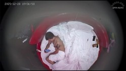上帝视角 大奶纹身姐姐情趣圆床被打桩了 奶子上的纹身挺好看的 终究是被男人灌精的结局 截图8