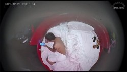 上帝视角 大奶纹身姐姐情趣圆床被打桩了 奶子上的纹身挺好看的 终究是被男人灌精的结局 截图15