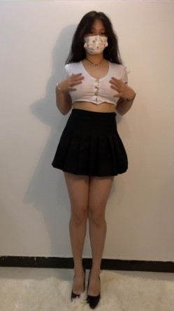 青春无敌 白皙圆润极品天然巨乳蜂腰肥臀网红小钢炮【万听】高价私拍~变装裸舞紫薇 截图1