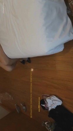 【模特私拍】学院派高端独享系列5三个极品美女，直播平台上的网红，以旗袍JK为主。美女白净，长相甜美，极品火辣身材 截图3