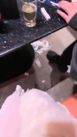 恩惠女神做出轰动平台的事，美美地化妆穿成小仙女去赴约榜一大哥，KTV里被大哥摸奶 出门一路摸奶后打车去开房了 截图8