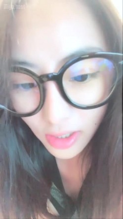 双马尾清纯邻家妹妹乖乖女卧室果聊,清纯外表下没想到这么会臊,什么都会 截图9