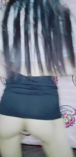 出道即巅峰新人露脸推特顶B王，人瘦奶大小魔女【蒂米】定制私拍，裸舞顶胯，道具紫薇无套啪啪内射 截图16