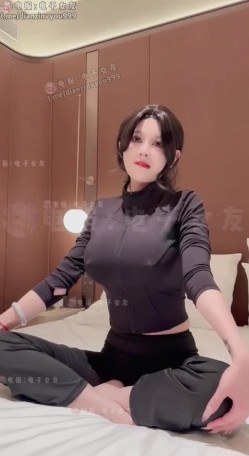 推特新晋极品美痴女「桉X」性感瑜伽教练酒店一对一指导男学员，超级肥臀女上位淫语，这谁顶得住？ 截图8