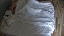 情趣酒店 邻家小美女跟男友刚睡醒就开干 男人战斗力爆表 硬生生干了一个多小时 美女也是激情狂野 截图13
