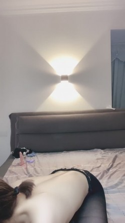 新人下海短发萌妹！微毛美穴自慰！开档黑丝揉搓小穴，道具插入猛捅，受不了好爽娇喘呻吟 截图11